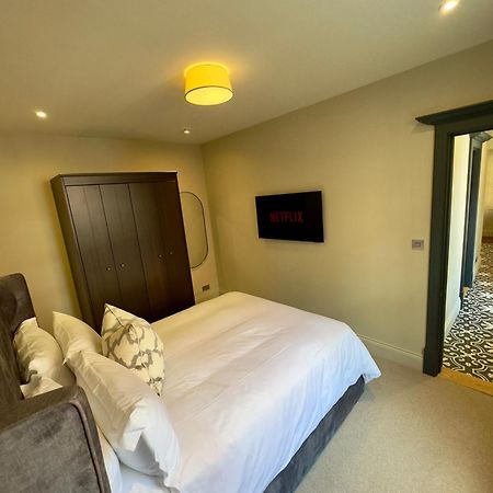 סטרטפורד-אפון-אבון Macbeths Corner High End Luxury Apartment In Centre With Parking מראה חיצוני תמונה
