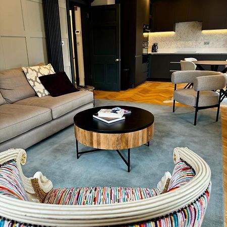 סטרטפורד-אפון-אבון Macbeths Corner High End Luxury Apartment In Centre With Parking מראה חיצוני תמונה